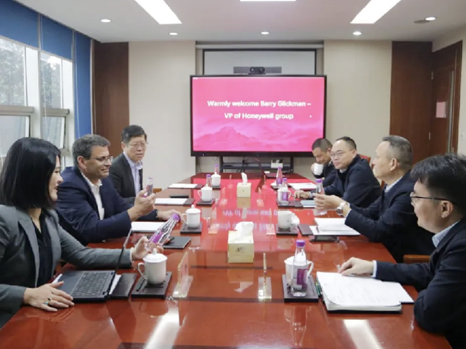 Honeywell Vice President Barry Glickman and his delegation visited Nanjing Red Sun Biochemistry Co., Ltd